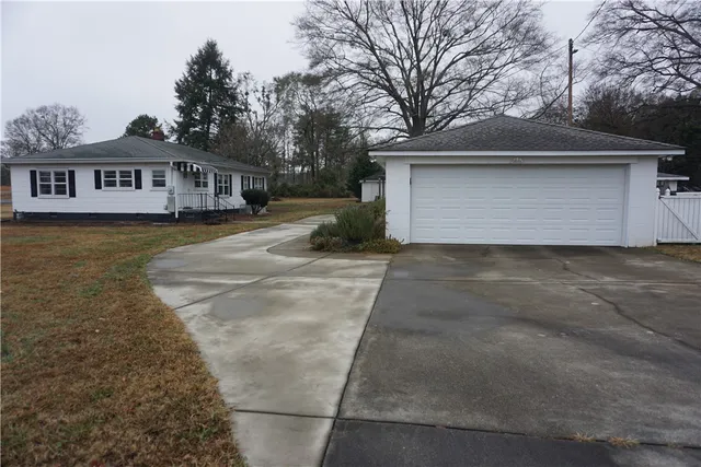 $295,000 | 615 Belton Highway, Williamston, SC 29697