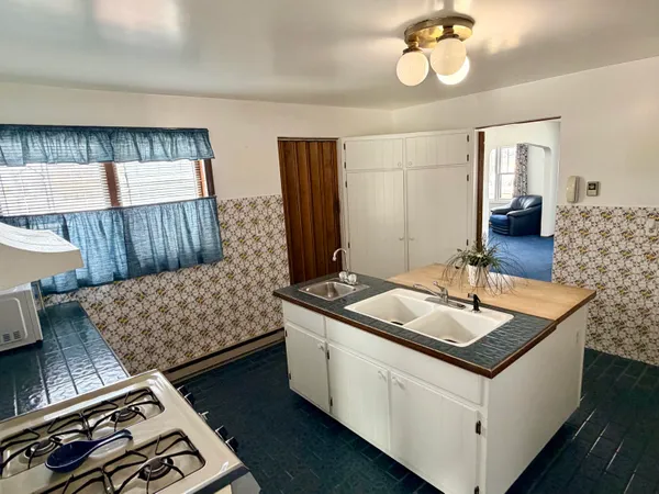 $309,900 | 49145 92nd Avenue, Decatur, MI 49045