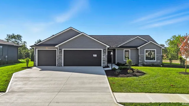$389,900 | 5165 Greyson Heights Drive, Auburn, IN 46706