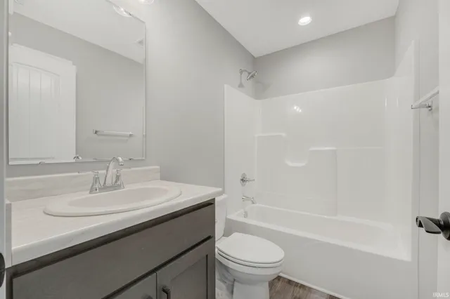 $389,900 | 5165 Greyson Heights Drive, Auburn, IN 46706