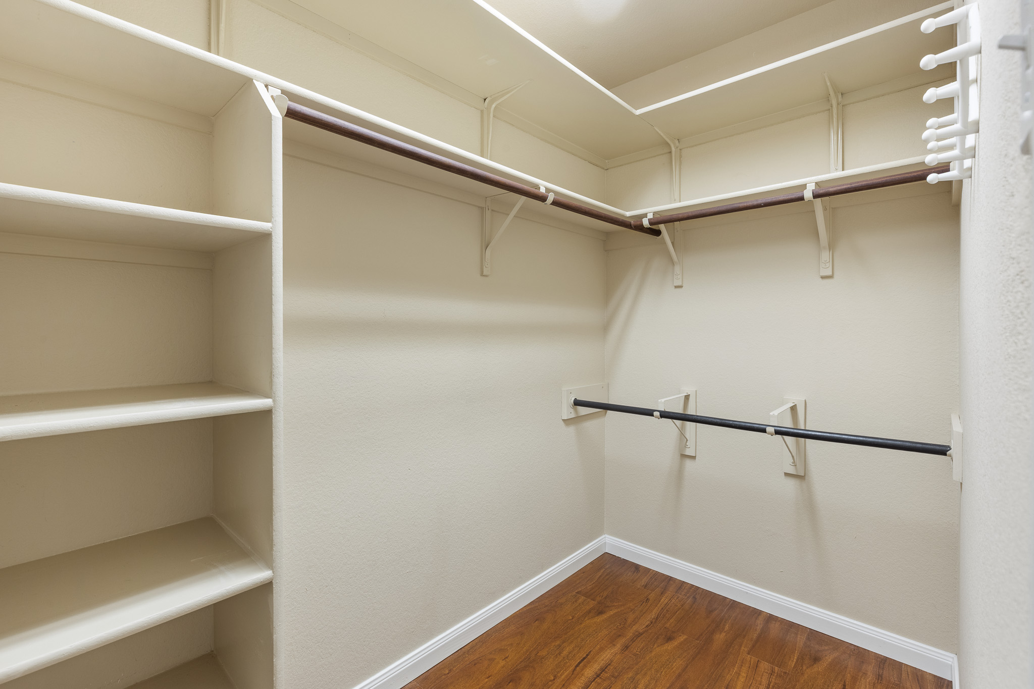 11400 Ashbrook Drive Manchaca, TX 78652 - Photo 18 of 32 a view of an empty walk in closet