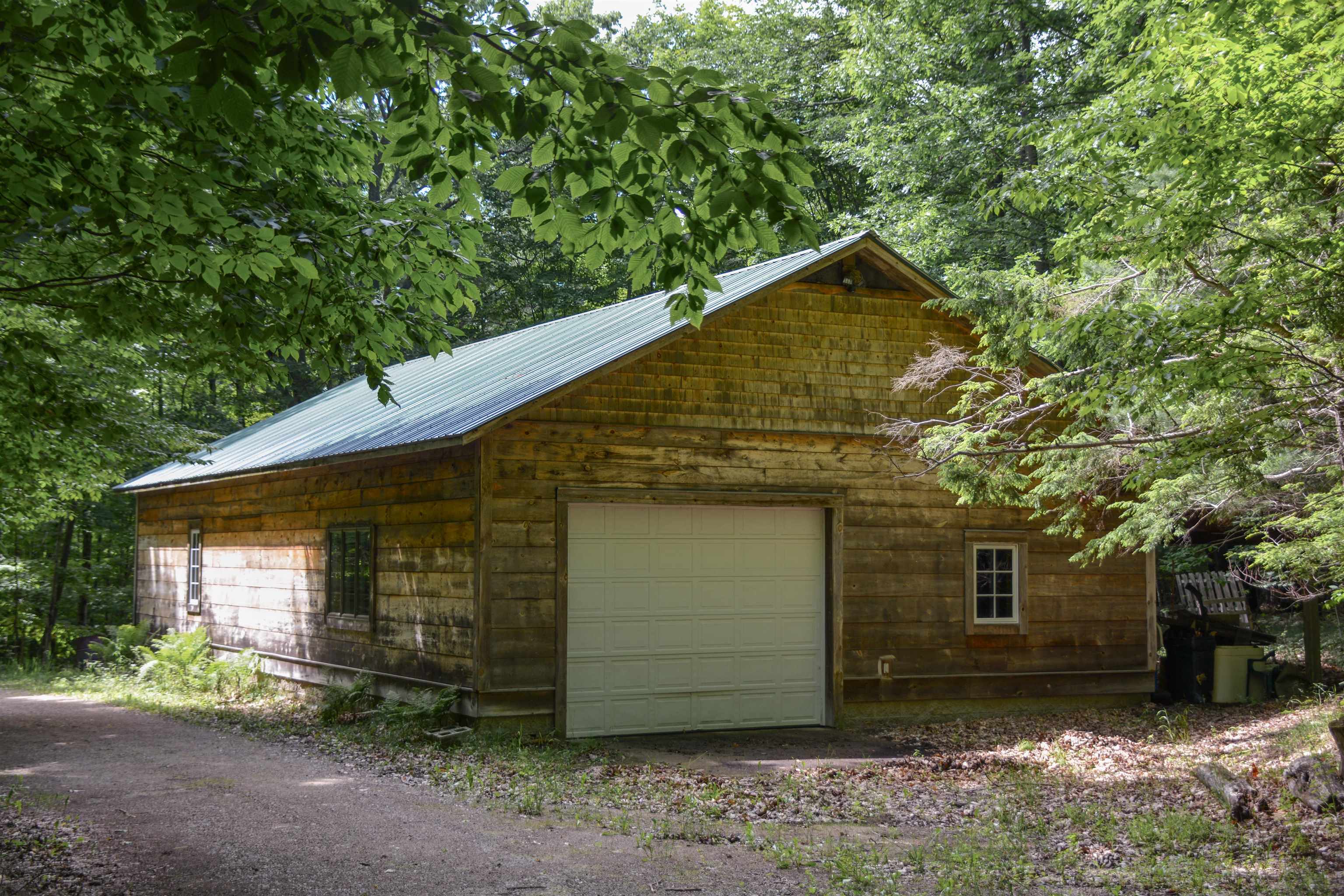 16568 Wagner Road Lake Ann, MI 49650 - Photo 10 of 79 1947392-5ed7d942-3df9-4b41-ba5e-491d09b87f6f.JPG