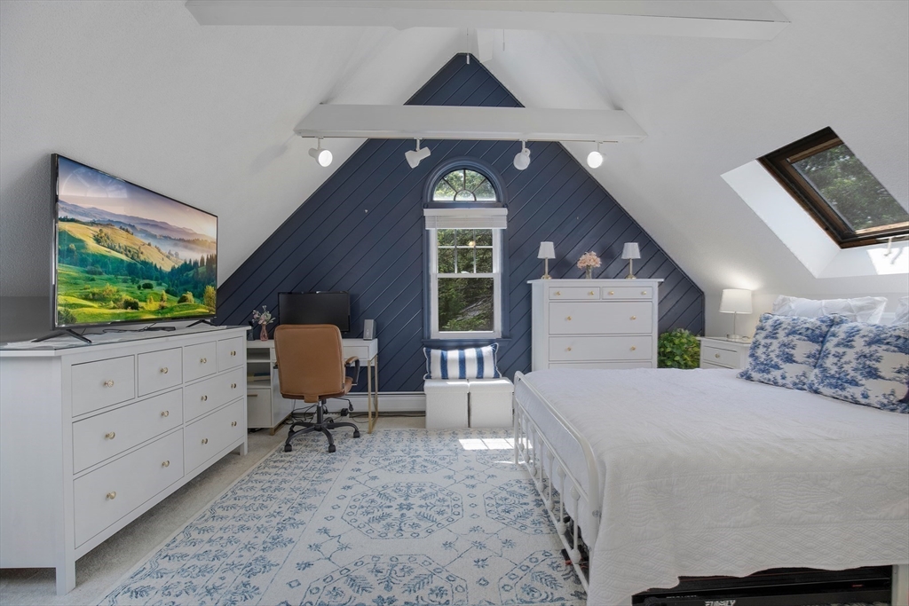 835 Old Barnstable Road Falmouth, MA 02536 - Photo 17 of 42 Gallery Image 17