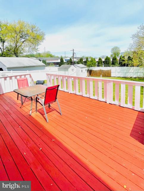 1004 Lamb Road Secane, PA 19018 - Photo 17 of 22 deck 2