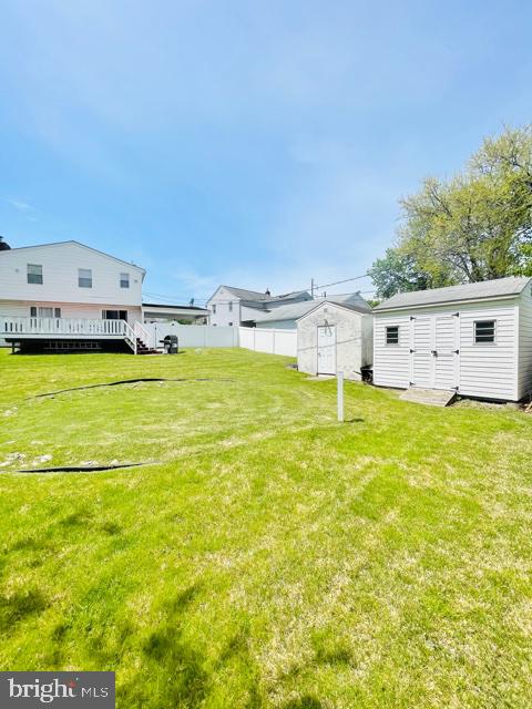 1004 Lamb Road Secane, PA 19018 - Photo 19 of 22 Exterior fence 2