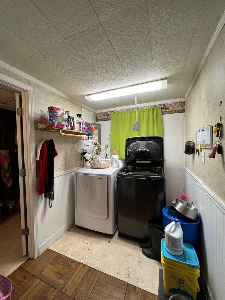 1380 Torbett Road Spring City, TN 37381 - Photo 27 of 30 a kitchen with a refrigerator and a stove top oven