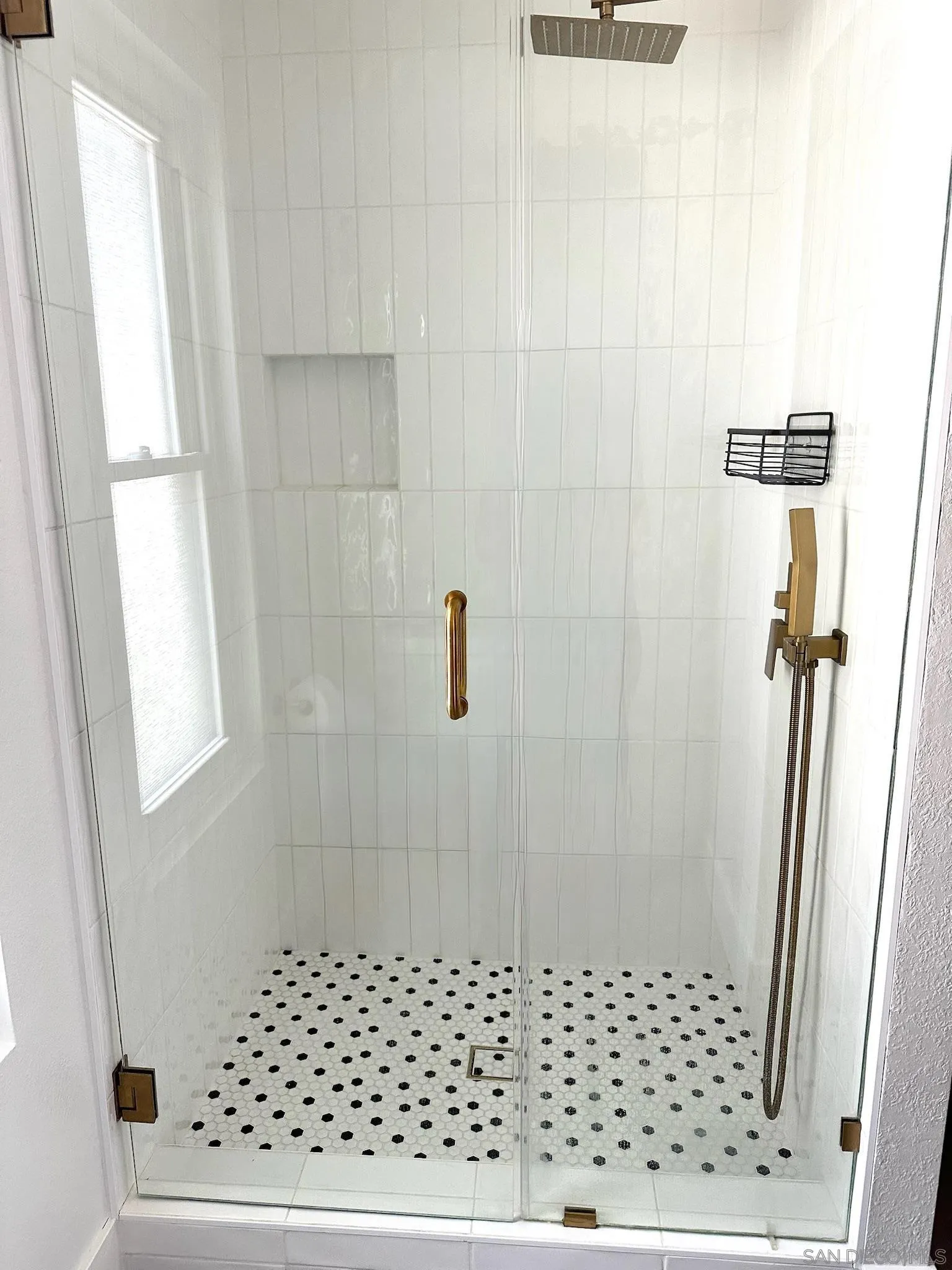 14240 Kendra Way Poway, CA 92064 - Photo 21 of 34 a bathroom with a shower
