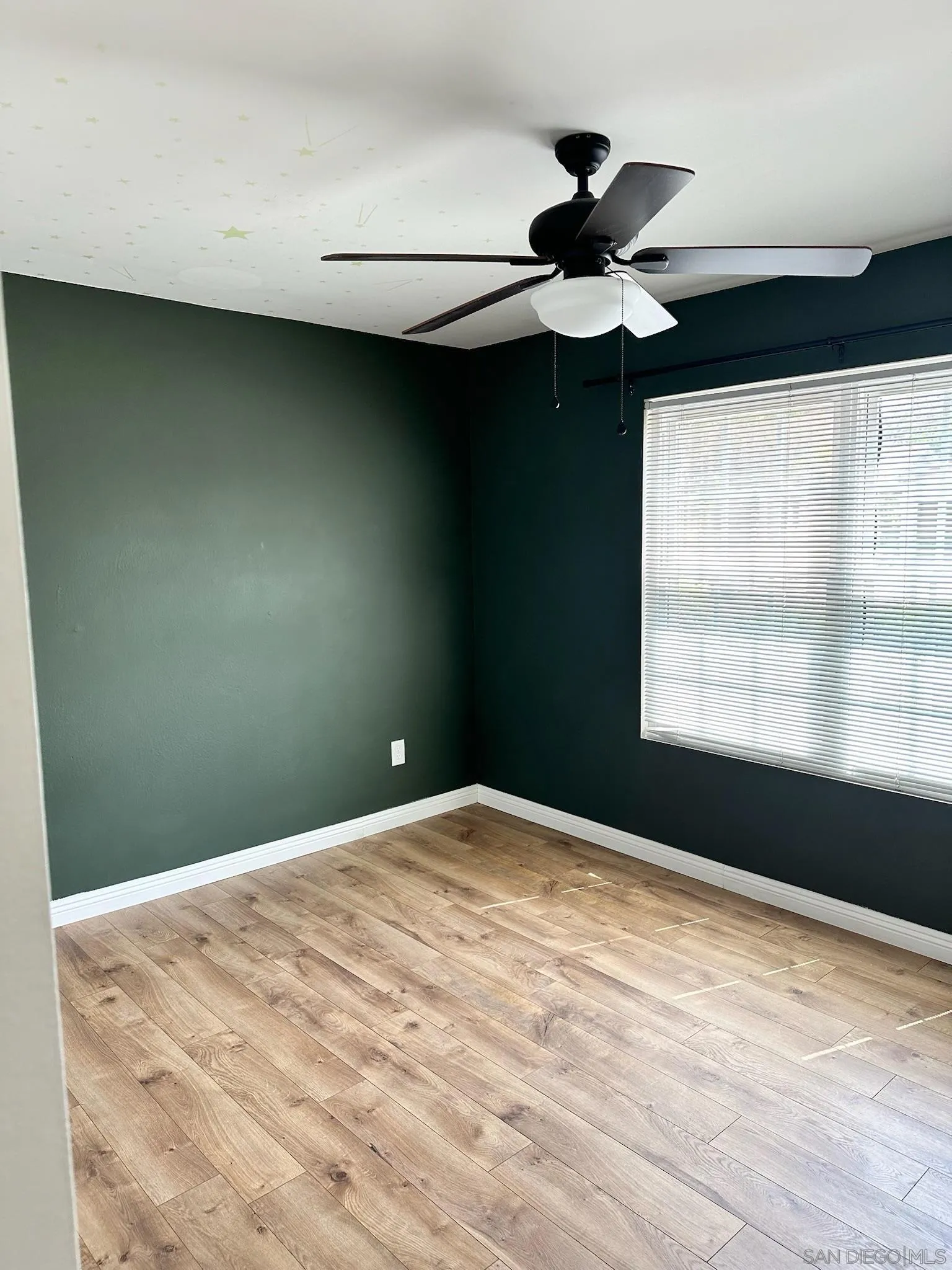 14240 Kendra Way Poway, CA 92064 - Photo 24 of 34 a view of a window in a room