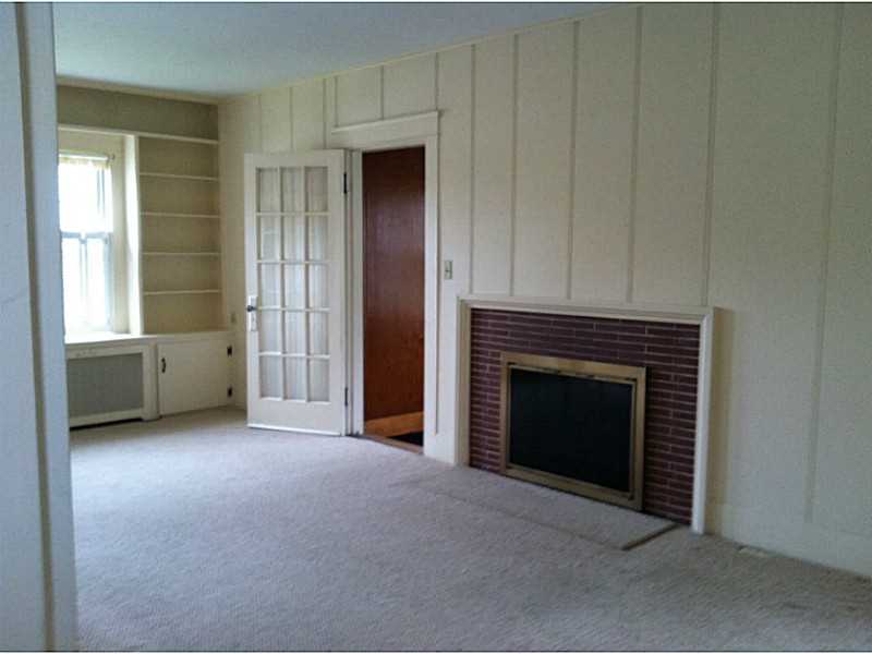 20 Tobin Street Coventry, RI 02816 - Photo 16 of 18 Living Room.