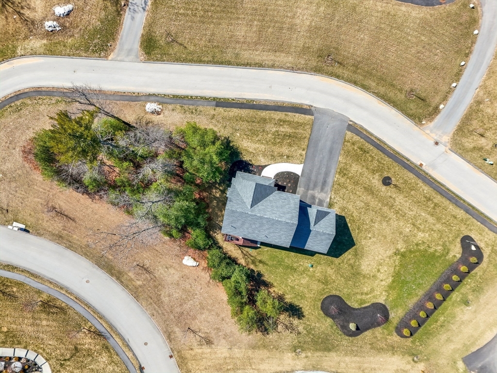 2 Oriole Drive Groton, MA 01450 - Photo 31 of 37 a bathroom with a bathtub