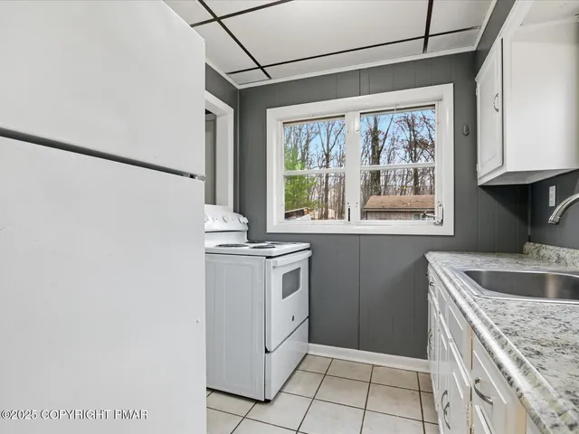 $234,999 | 2208 Linden Lane, East Stroudsburg, PA 18302