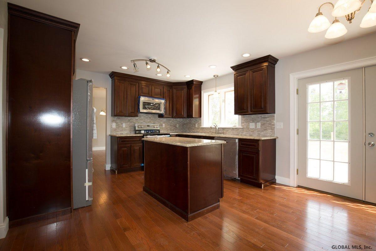 197 Ashdown Road Ballston Lake, NY 12019 - Photo 5 of 25 Photo 5