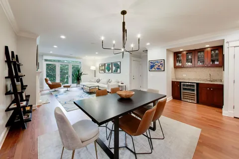 $699,000 | 844 West Roscoe Street, Unit 2E, Chicago, IL 60657
