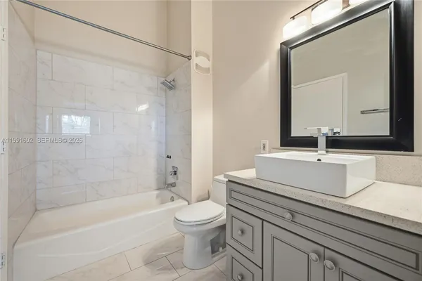 $3,300 | 6215 Old Court Road, Unit 505, Boca Raton, FL 33433