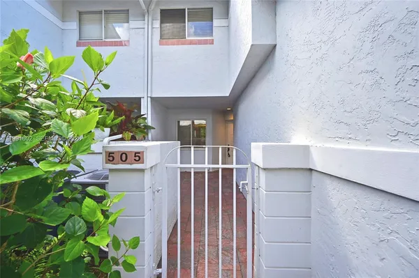 $3,300 | 6215 Old Court Road, Unit 505, Boca Raton, FL 33433