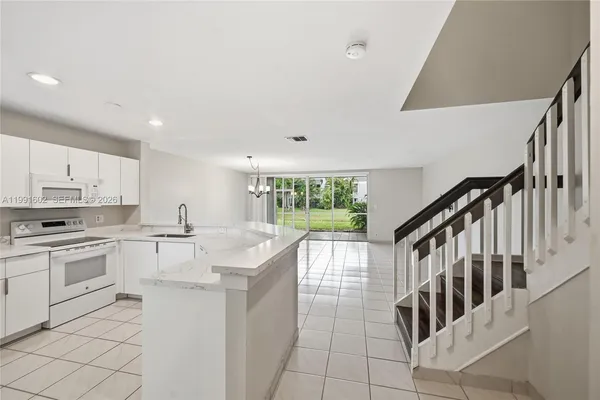 $3,300 | 6215 Old Court Road, Unit 505, Boca Raton, FL 33433