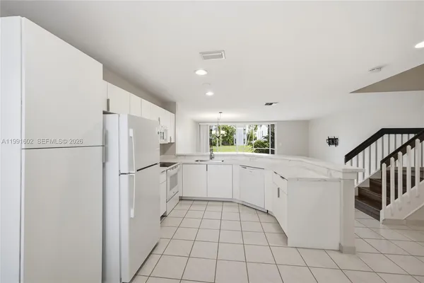 $3,300 | 6215 Old Court Road, Unit 505, Boca Raton, FL 33433