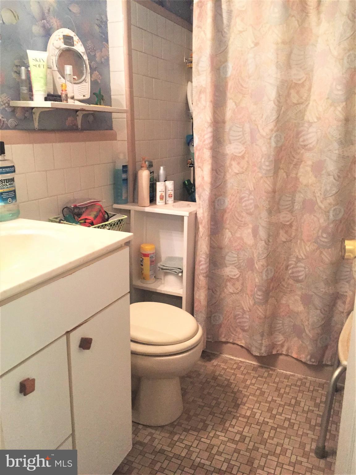 508 Westminister Road Edgewater, MD 21037 - Photo 8 of 30 First floor Full Bath