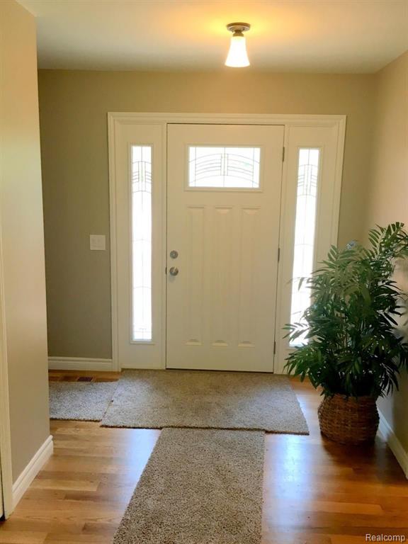 30015 High Valley Road Farmington Hills, MI 48331 - Photo 10 of 25