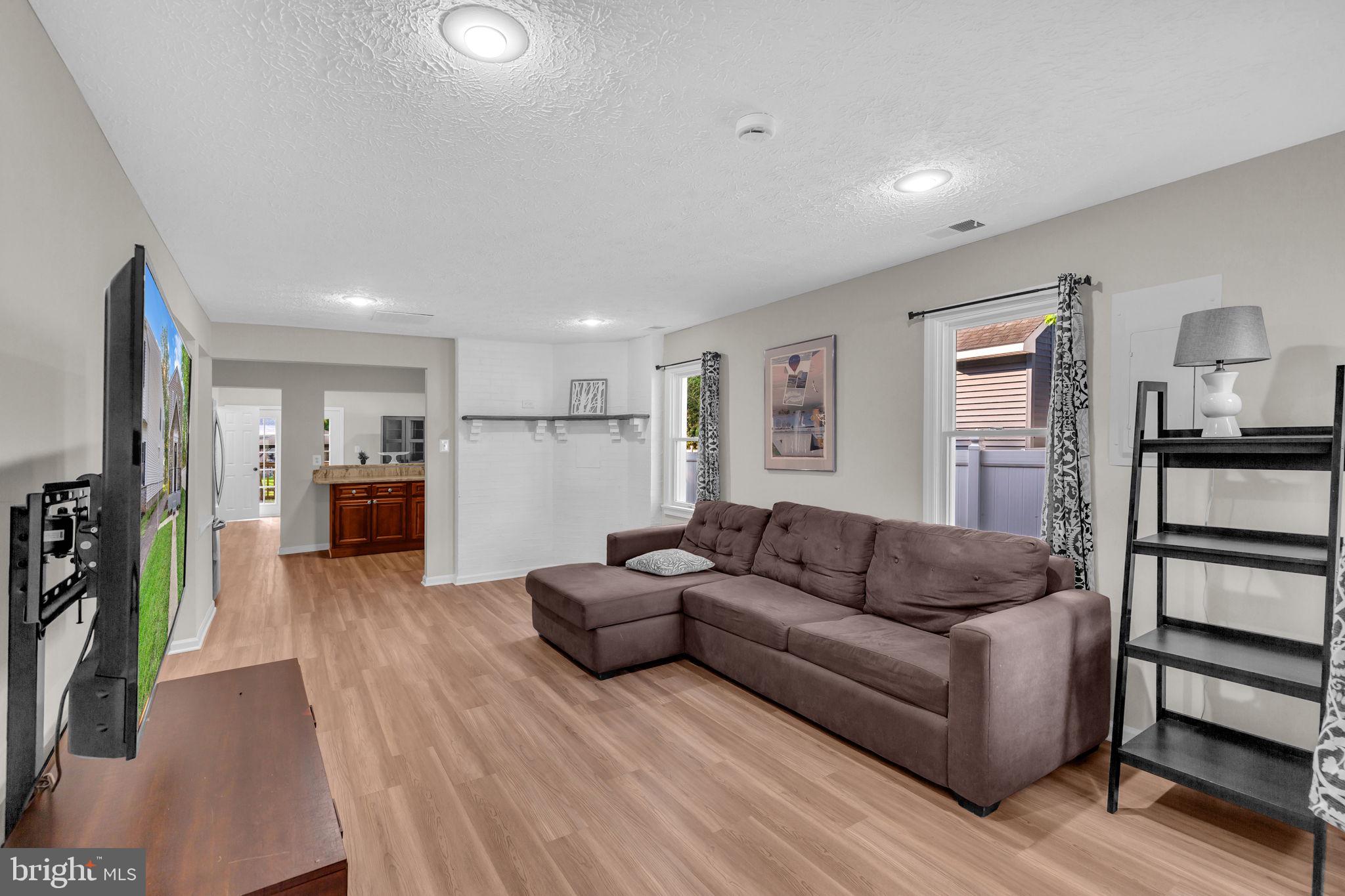 213 Greenland Beach Road Baltimore, MD 21226 - Photo 5 of 31