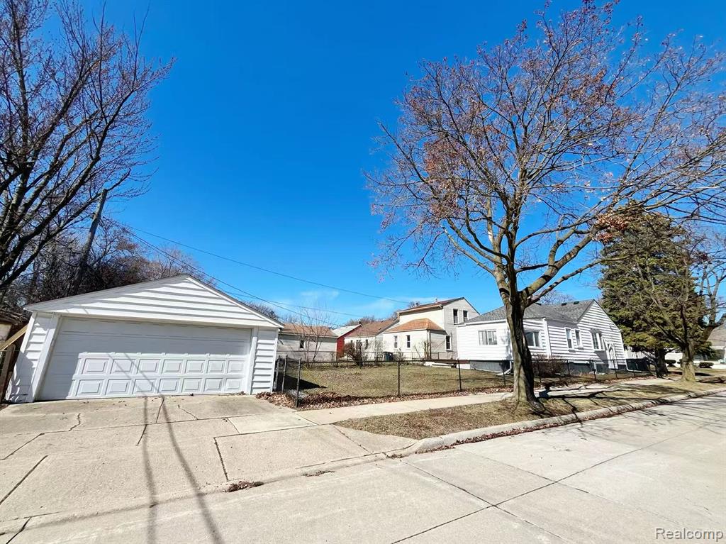 3303 Chester Road Royal Oak, MI 48073 - Photo 5 of 33
