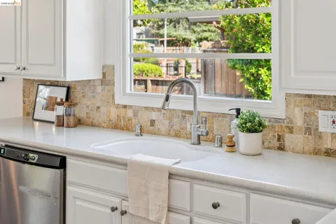 $1,495,000 | 201 Warwick Avenue, San Leandro, CA 94577