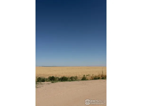 a picture of a floor and lake
