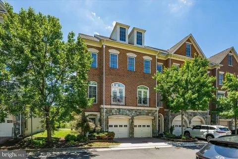 $1,200,000 | 5139 Brawner Place, Alexandria, VA 22304