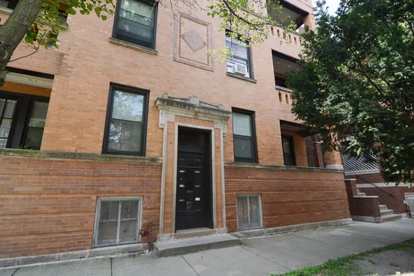$2,380 | 2647 West Iowa Street, Unit 3, Chicago, IL 60622