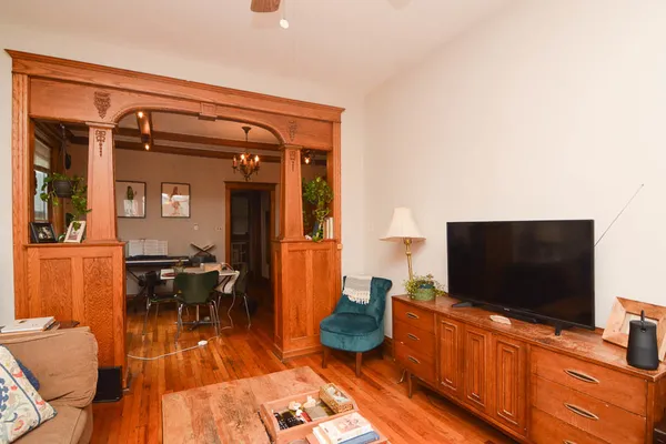 $2,380 | 2647 West Iowa Street, Unit 3, Chicago, IL 60622