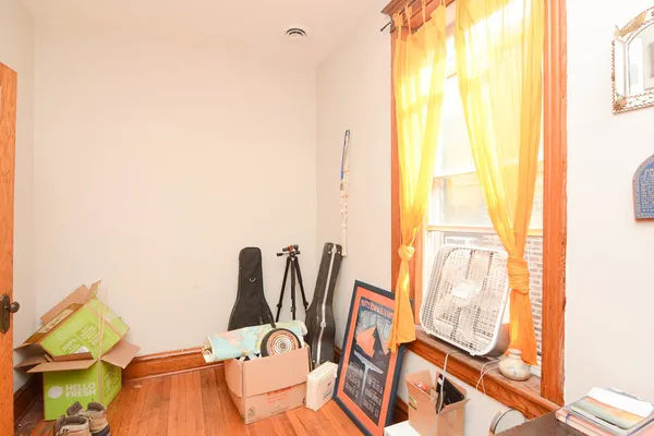 $2,380 | 2647 West Iowa Street, Unit 3, Chicago, IL 60622