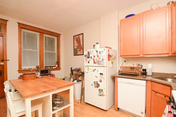 $2,380 | 2647 West Iowa Street, Unit 3, Chicago, IL 60622