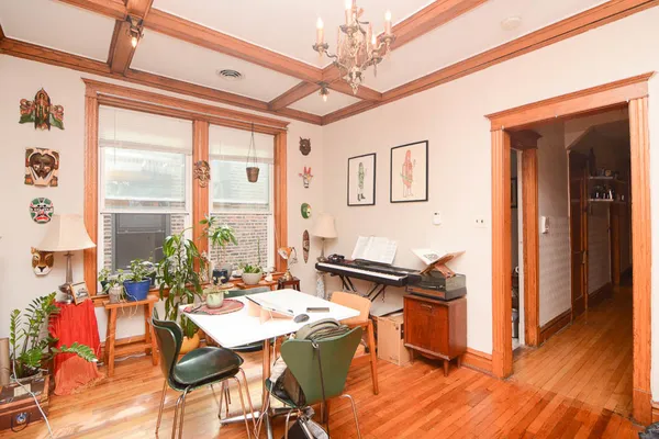 $2,380 | 2647 West Iowa Street, Unit 3, Chicago, IL 60622