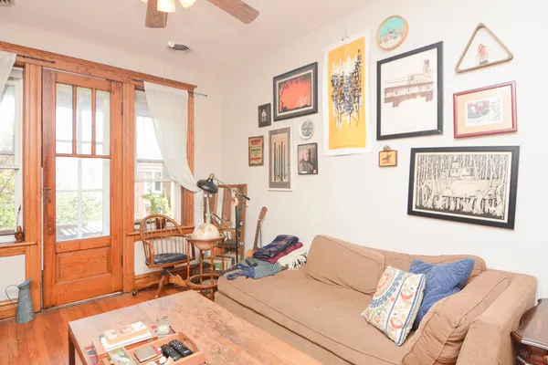 $2,380 | 2647 West Iowa Street, Unit 3, Chicago, IL 60622