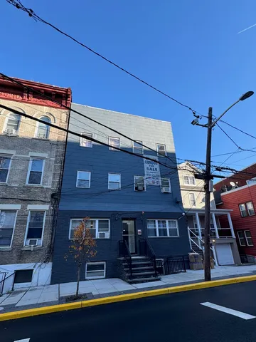 $1,900 | 552 38th Street, Unit 4, Union City, NJ 07087