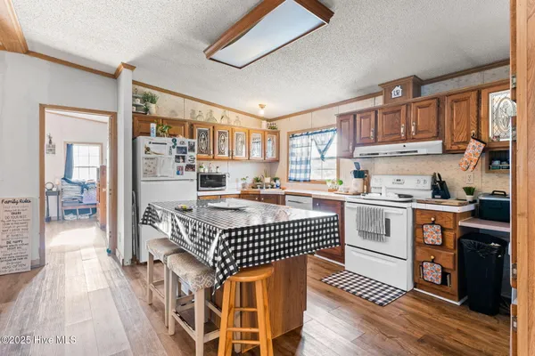 $300,000 | 1445 Old Stage Road, Delco, NC 28436