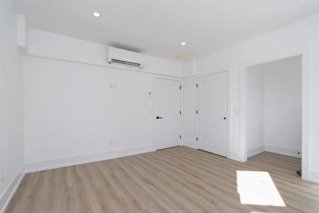 20 Cottage Street West Springfield, MA 01089 - Photo 11 of 42