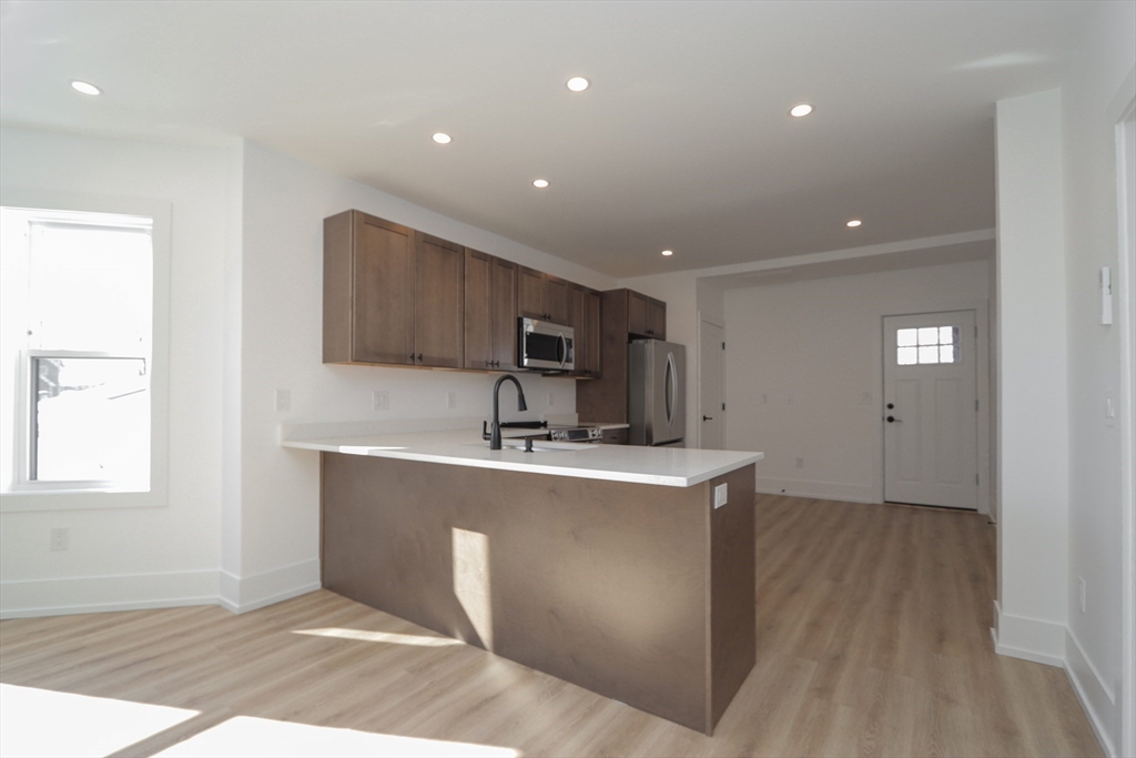 20 Cottage Street West Springfield, MA 01089 - Photo 19 of 42