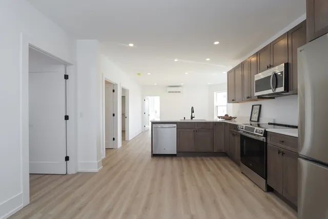 $699,900 | 20 Cottage Street, West Springfield, MA 01089