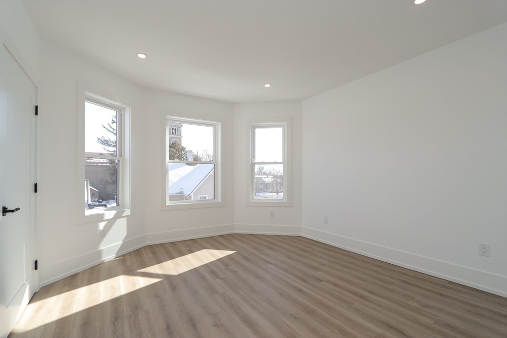 20 Cottage Street West Springfield, MA 01089 - Photo 34 of 42