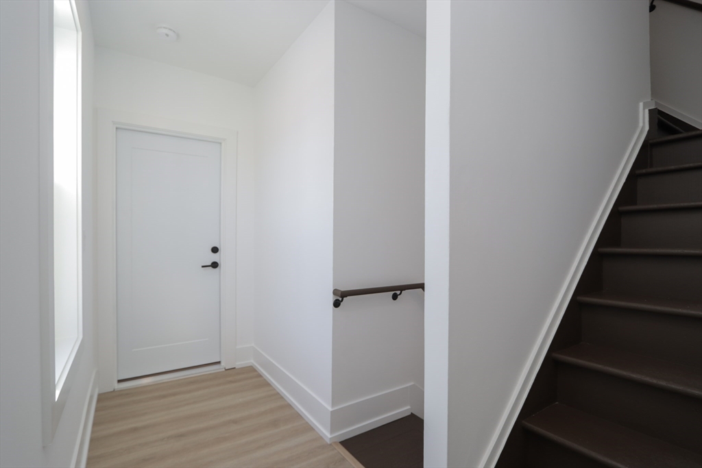 20 Cottage Street West Springfield, MA 01089 - Photo 35 of 42