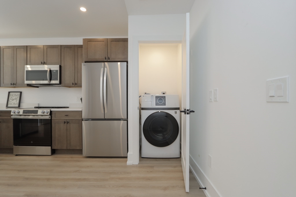 20 Cottage Street West Springfield, MA 01089 - Photo 6 of 42