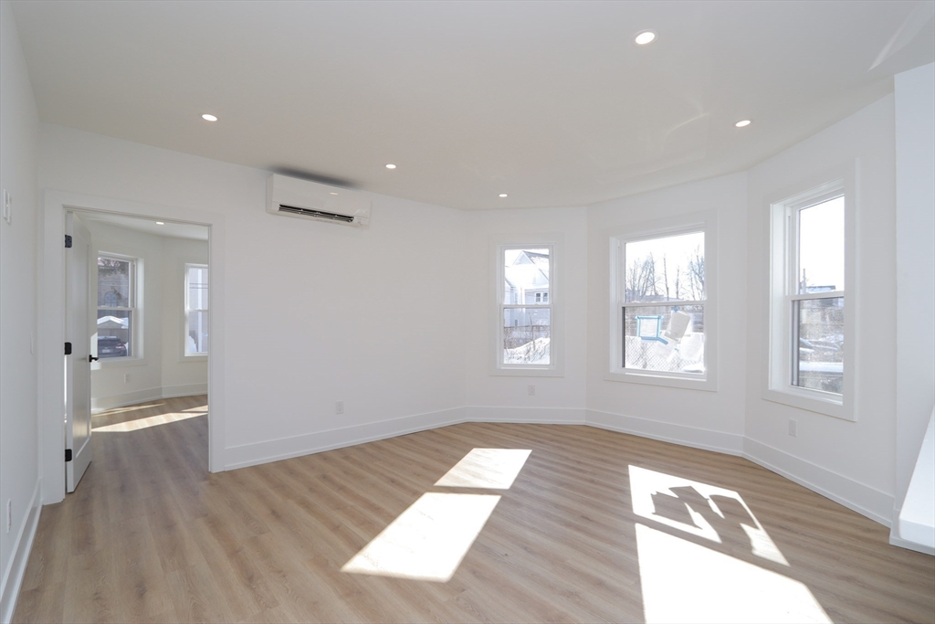 20 Cottage Street West Springfield, MA 01089 - Photo 7 of 42