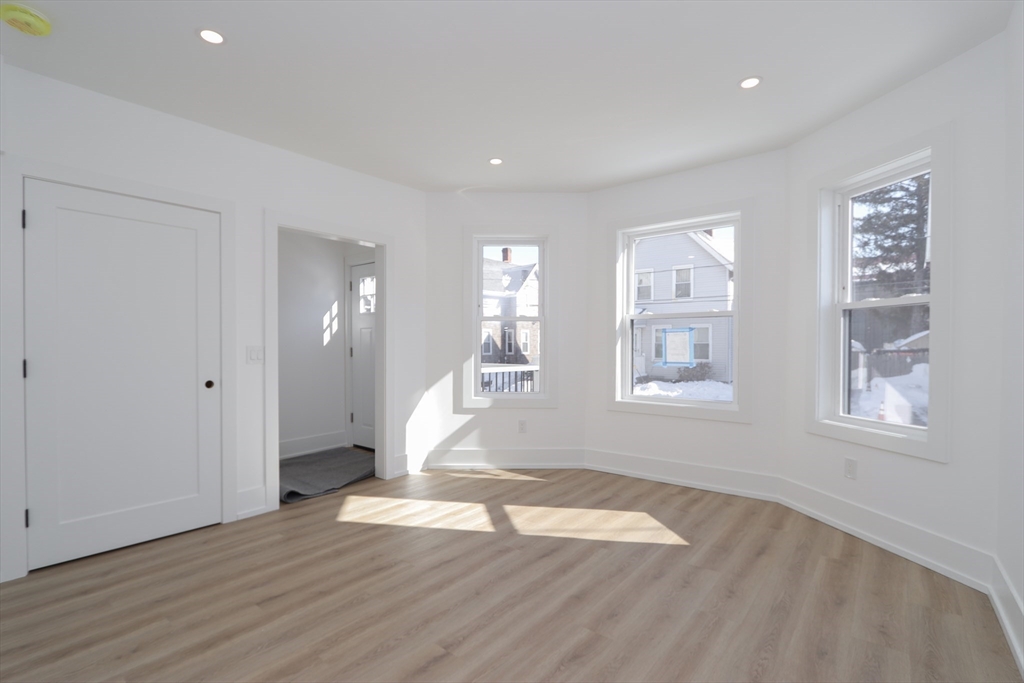 20 Cottage Street West Springfield, MA 01089 - Photo 10 of 42