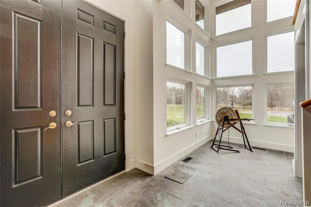 1287 North Kellogg Road Howell, MI 48843 - Photo 3 of 41
