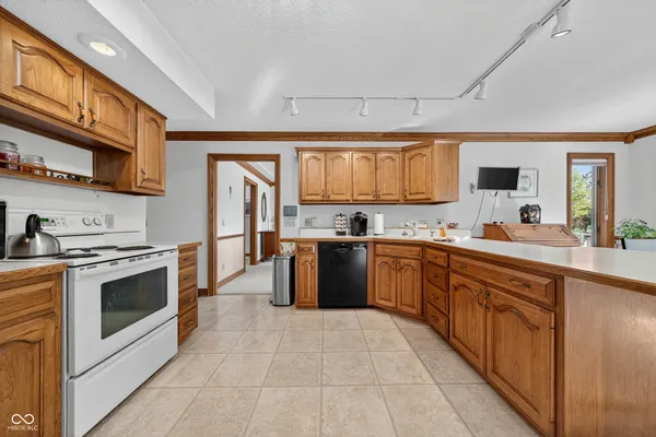 $437,500 | 1525 Bramoor Drive, Kokomo, IN 46902