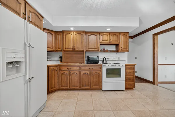 $437,500 | 1525 Bramoor Drive, Kokomo, IN 46902