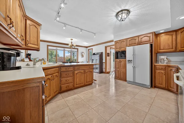 $437,500 | 1525 Bramoor Drive, Kokomo, IN 46902