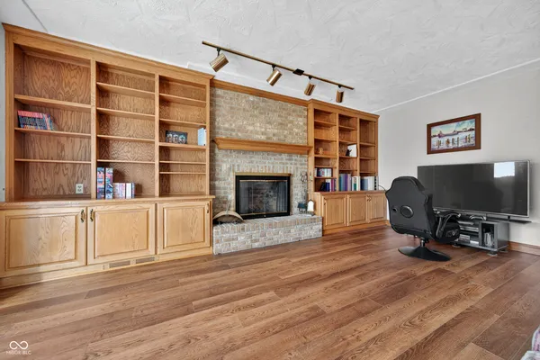 $437,500 | 1525 Bramoor Drive, Kokomo, IN 46902