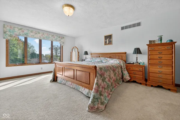 $437,500 | 1525 Bramoor Drive, Kokomo, IN 46902